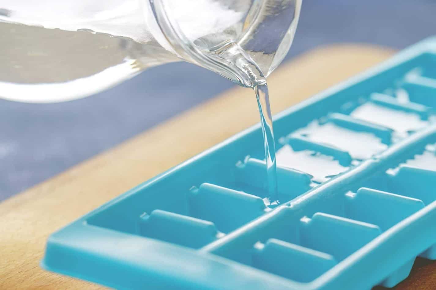 How to Make Ice Cubes Without Using a Tray