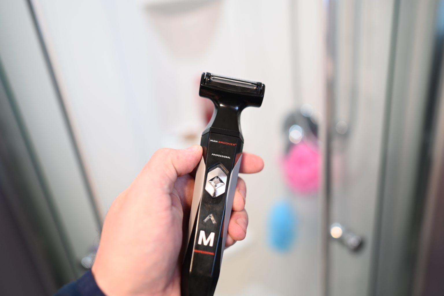 Mangroomer Trimmer in Shower