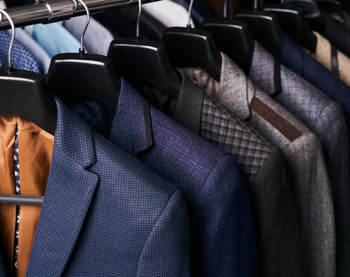 A Guide to the Different Suit Fabrics and When To Choose The Right One